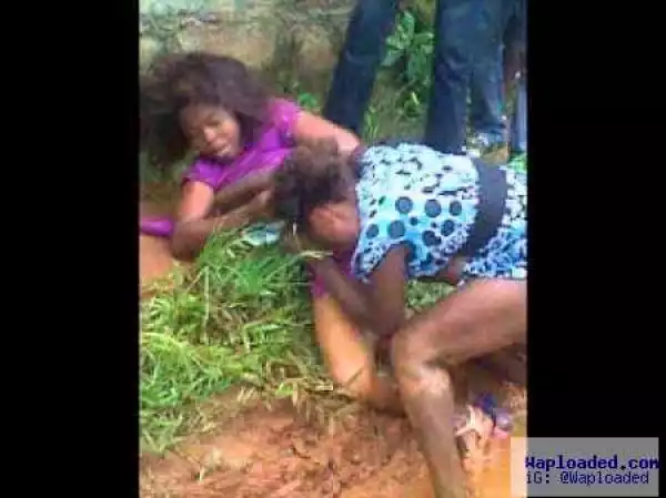 Omg!See Why Woman Beats and Bath Neighbour with Faeces In Lagos